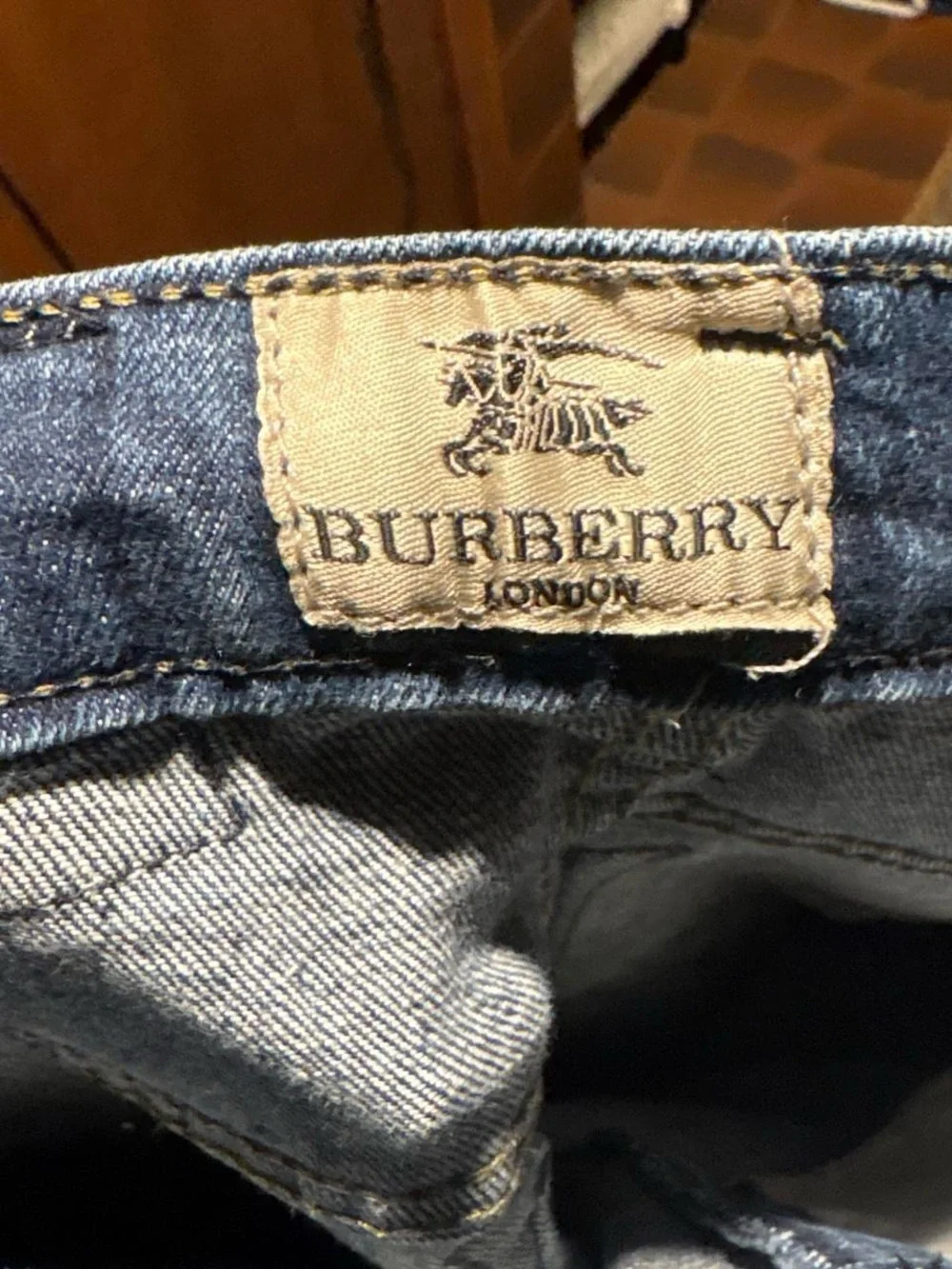 Men Burberry straight leg jeans size 30x30